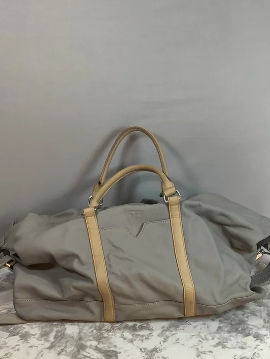 Tesla Moab Weekender Bag Leather light gray and tan