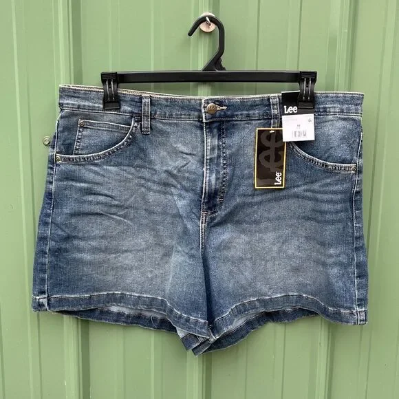 Women’s Lee A-Line Denim Short Size 18