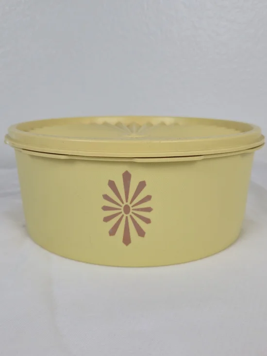 Vintage Tupperware Starburst Canister (1204-2) - Harvest Yellow