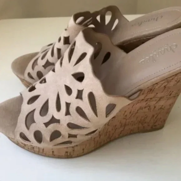 David April Cutout Wedge Sandal