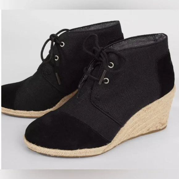 Toms Women’s Desert Wedge Black Burlap Suade Boot Sz. 5.5