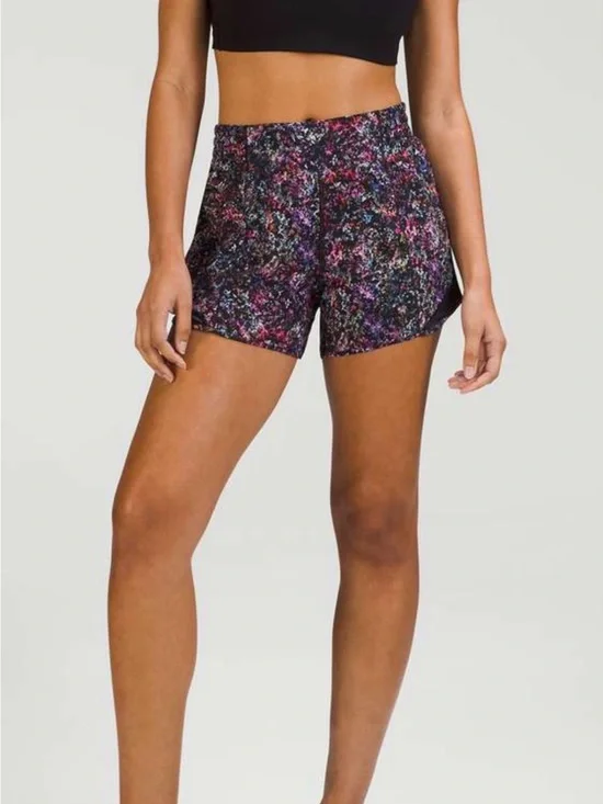 Lululemon Hotty Hot High-Rise  Short 4