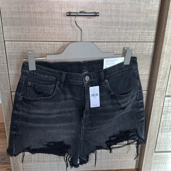 American Eagle‎ Highest Rise 90’s Boyfriend Short