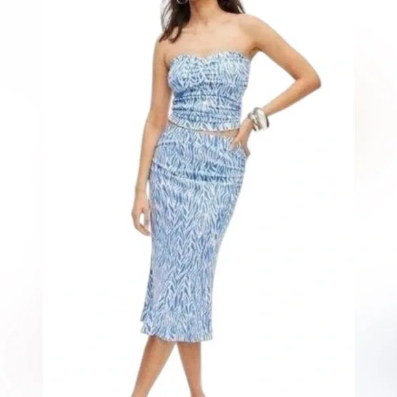 Diane Von Furstenberg Blue and White Skirt Set XL nwt