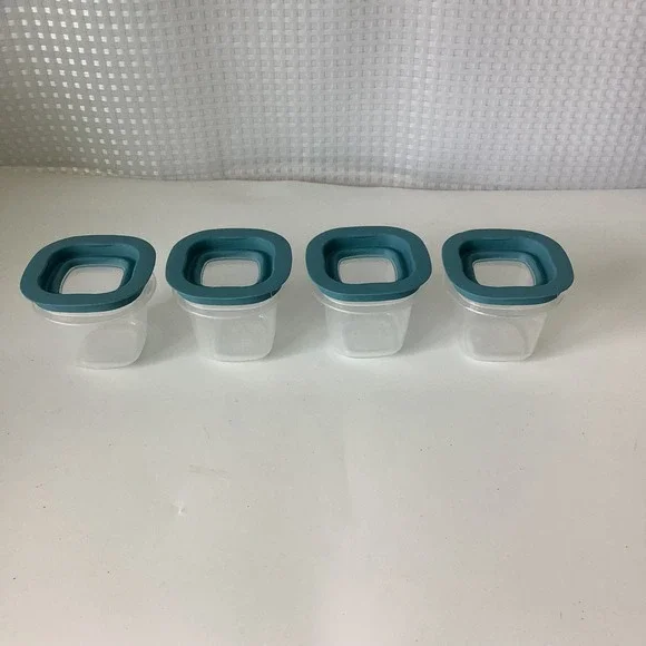 Set of 4 Rubbermaid‎ Premier Square Food Storage Container 4 Ounce w/ Blue Lids