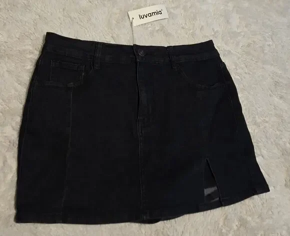 WOMAN BLACK JEAN SKORT BY LUVAMIA SIZE L NWT