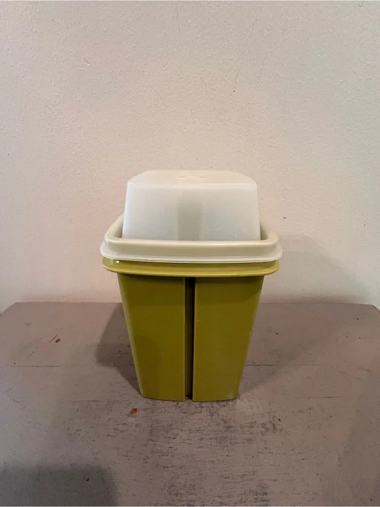 VTG Tupperware Avocado Green Three Piece Pick-A-Deli Pickle Keeper