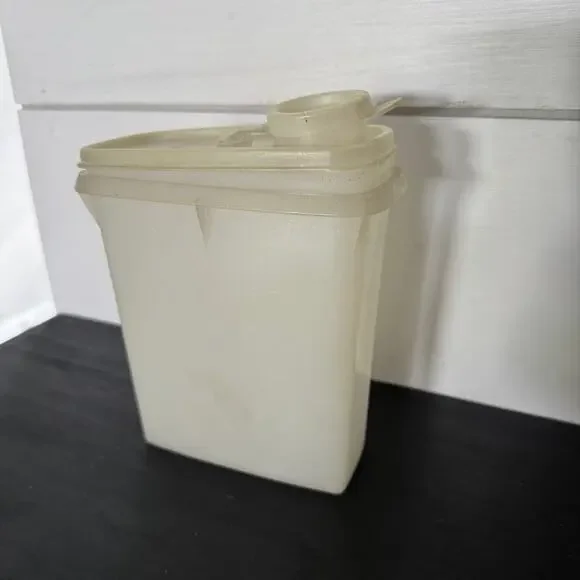 Vintage Tupperware Store & Pour Storage Container