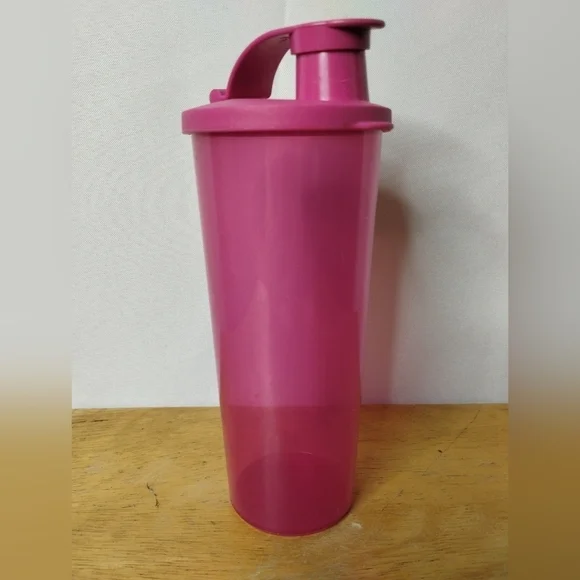 New pink Tupperware 16oz tumbler with lid