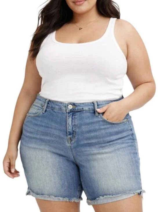 torrid Light Wash Denim Jean Bermuda Shorts Raw Hem Button Fly Size 14 New