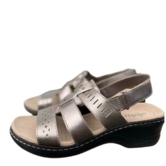 Clarks Lexi Qwin NWT‎ Sandals Women 9.5 Pewter Metallic Leather Wedge Strappy