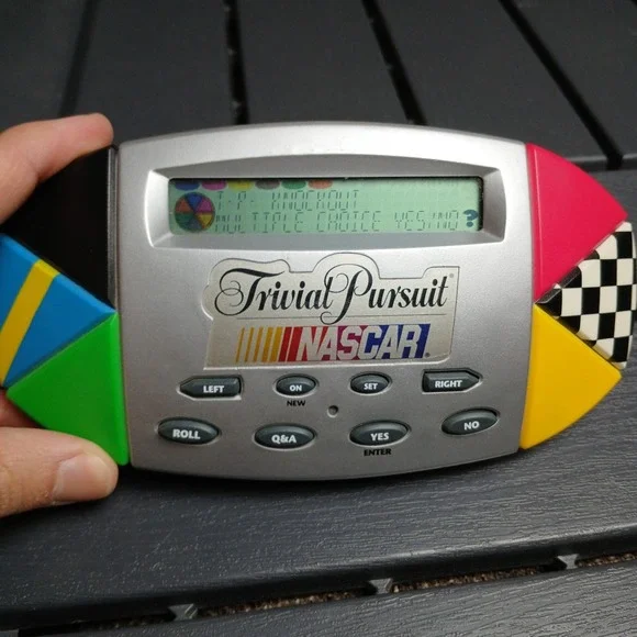 NASCAR VTG trivial pursuit hand held electronic game Tested and Working -‎ VG1