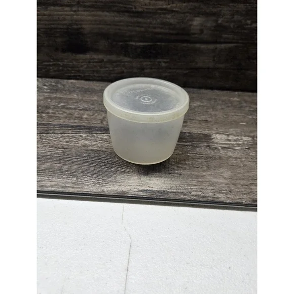 Vintage Tupperware Container‎  #123-6 With A #297-29 Lid Tupper Seal Round