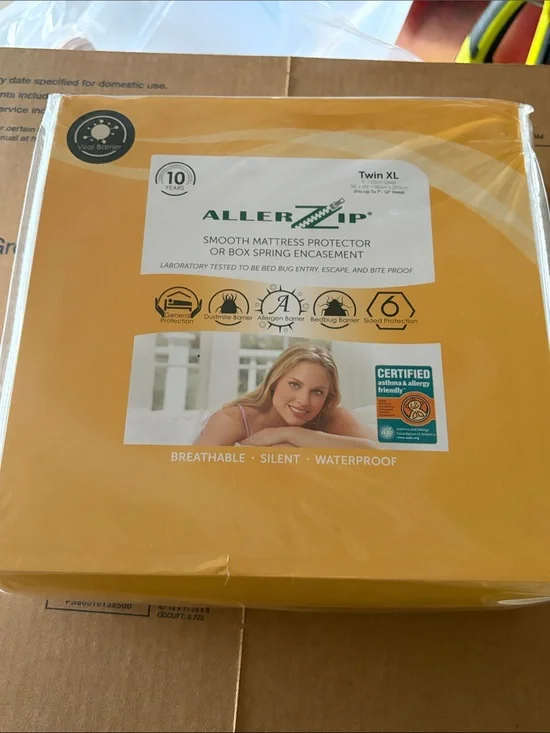 AllerZip Twin XL Smooth Mattress Protector