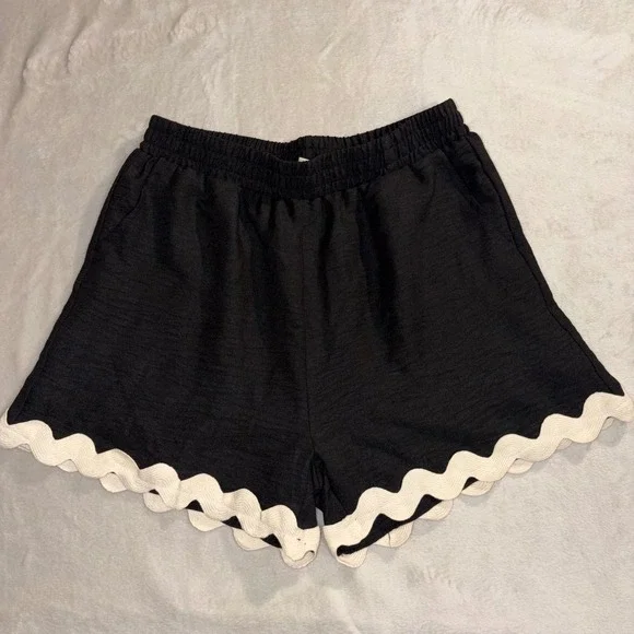 Entro Womens Black Ric Rac Scalloped Hem Shorts Elastic Waist Pockets P22729 L