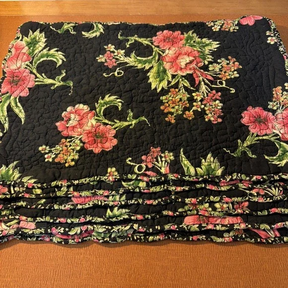 Set Of 6 Black Pink Rose Floral Quilted Placemats Reversible Scalloped Trim EUC