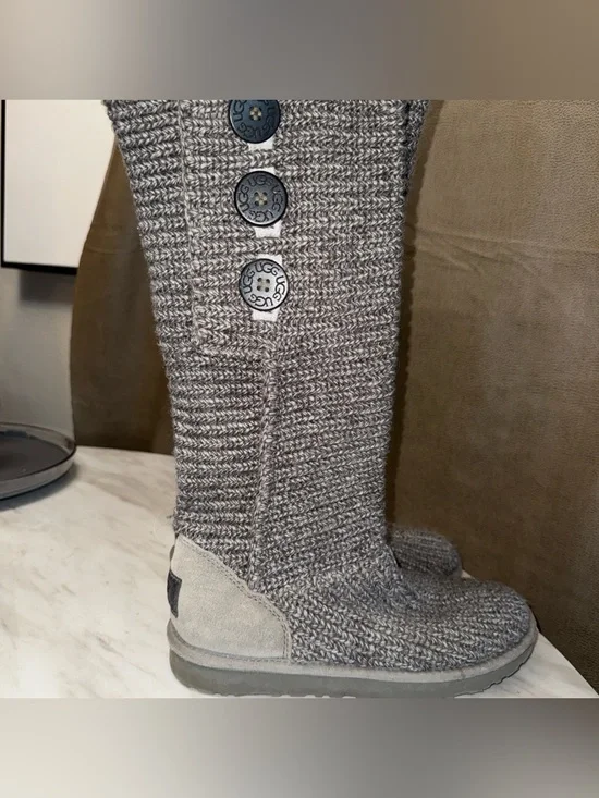 UGG Cardi knit grey size woman 7 boots