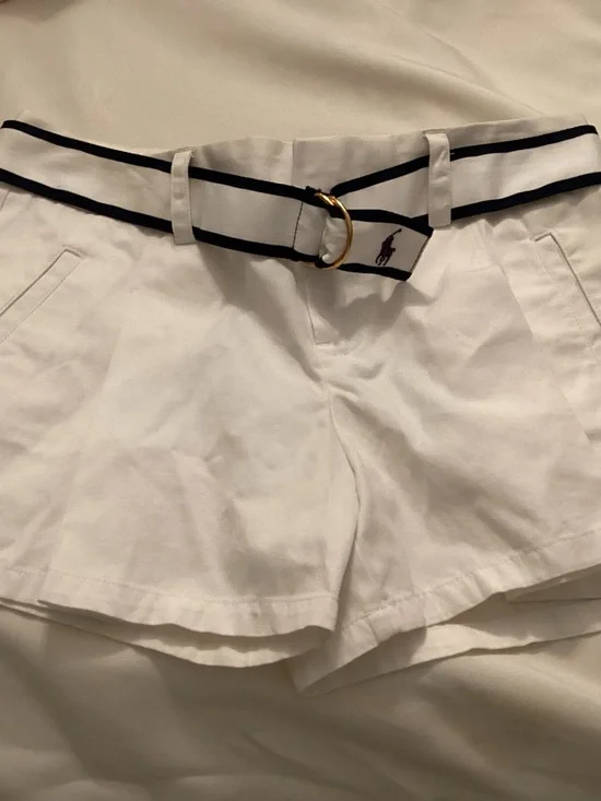 Ralph Lauren White Cotton Shorts with Navy-Trim Belt and Gold Buckle