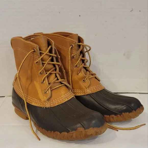 LADIES L.L. BEAN ANKLE DUCK BOOTS (sz 9).
