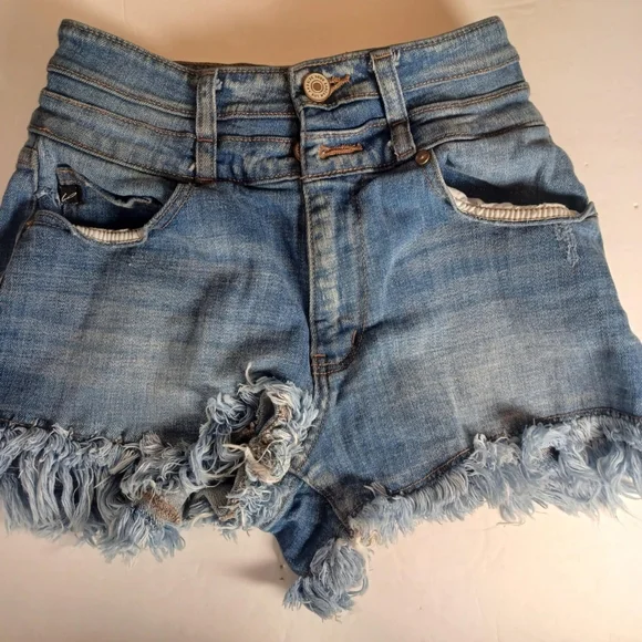 Kancan Raw Cut‎ Off Women Jean Shorts High Waisted Size 25 Double Button Fly