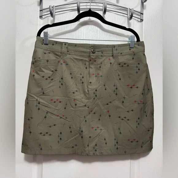 Eddie Bauer Adventurer 2.0 Skort Skirt Womens SZ 10 Green Stretch Outdoor Hiking