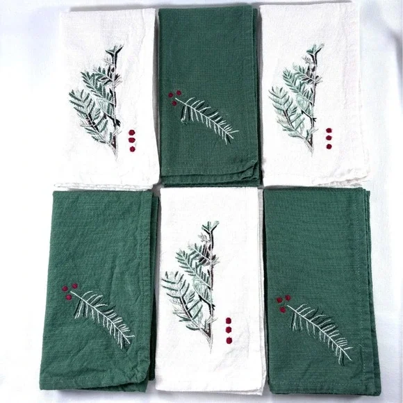 Vintage Alpine Embroidered Greenery and Berries Cotton 18