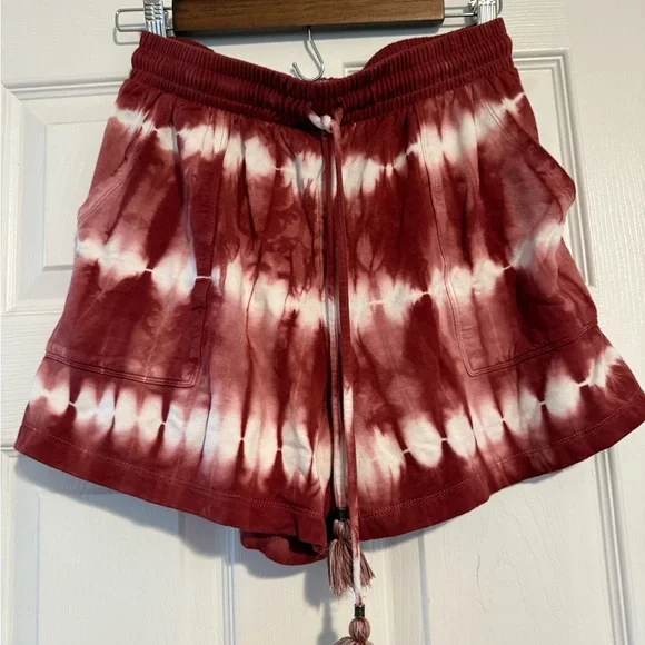 🩷 Knox Rose Tie-Dye Shorts- Medium