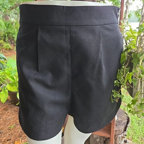 Kourt Black Dressy High Waist Linen Blend Short Size Medium