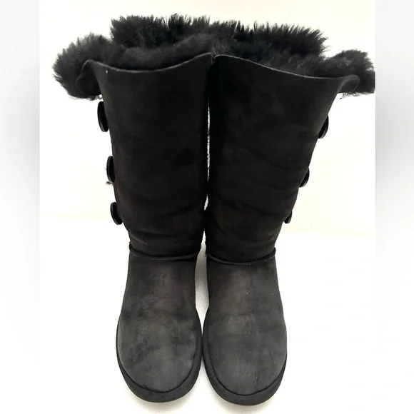 UGG Boots Women SIZE 7 Bailey Button Triplet II Shearling Black Leather CLEAN!!