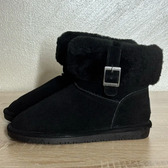 Bearpaw Abby Black Suede Ankle Bootie With Sheepskin Collar Women Size 6