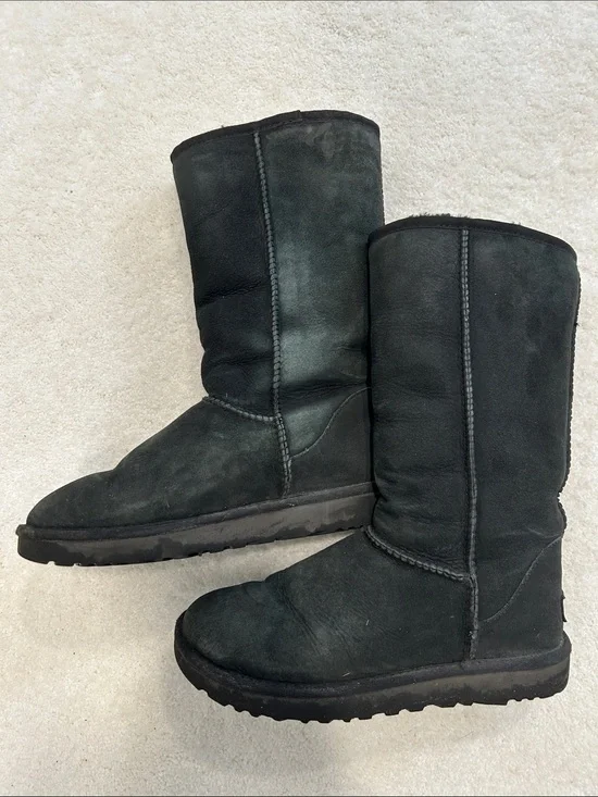 UGG Black Classic Short Suede Shearling Boots