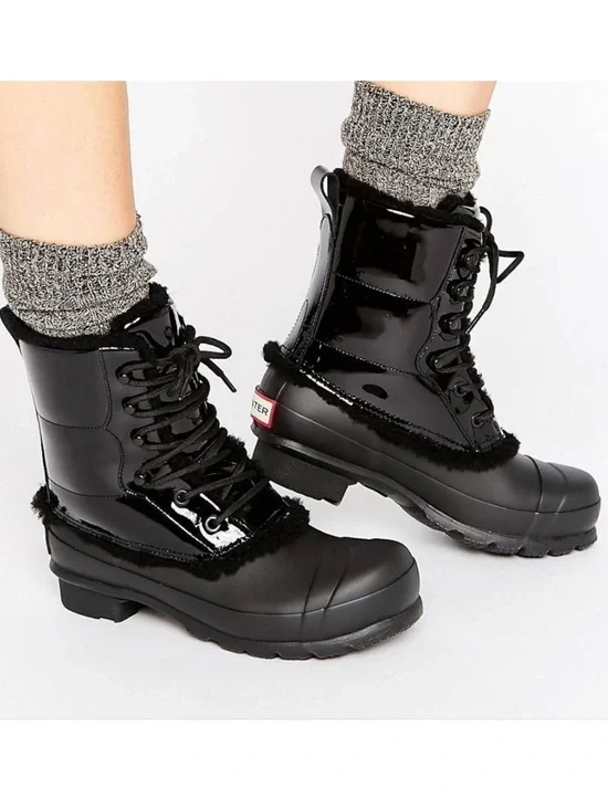 HUNTER Original Patent Leather Shearling Lined Lace Up Boot 7