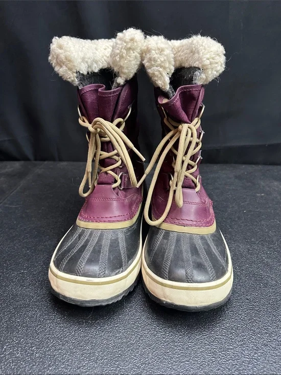Sorel Women's Boots — Black Interior Label Detailing