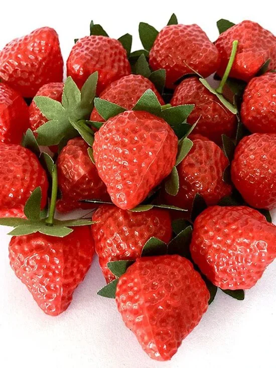 Aliotech 18PCS Plastic Artificial Red Strawberries Fake Lifelike Simulation Real