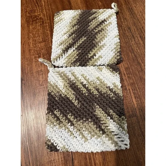 Set of 2 Crochet Hot Pads Potholders  Heat Resistant Rustic Double Thickness New