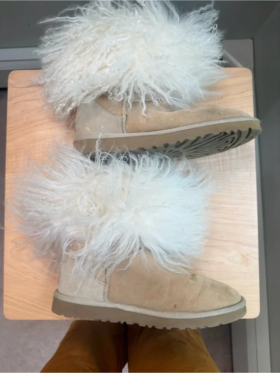 UGG Cream Sheepskin Cuff Short Suede Boots