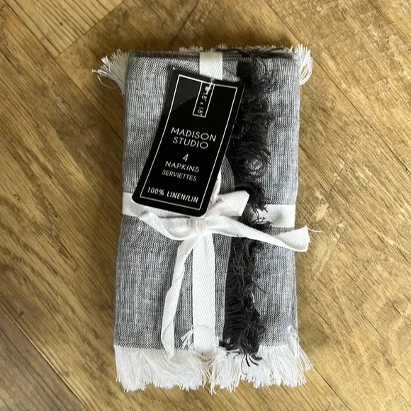 madison studio set of 4 gray frayed edge 100% linen napkins