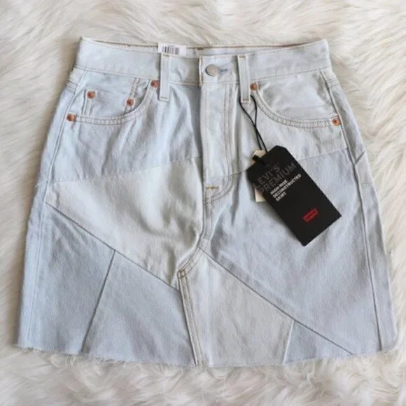 NWT Levi’s Denim Button Down Mini Skirt Size 26