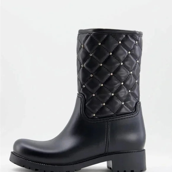 Asos | Design Gala Quilt Pattern Rain Boots Black Various Sizes Available.