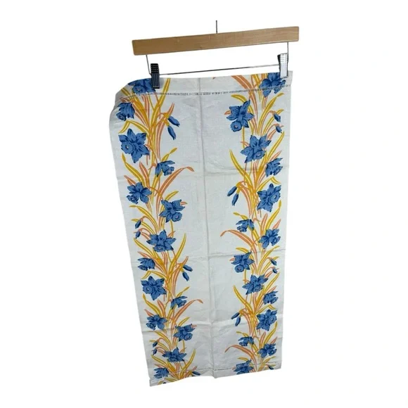 Vintage Daffodil Tablecloth‎ or Towel