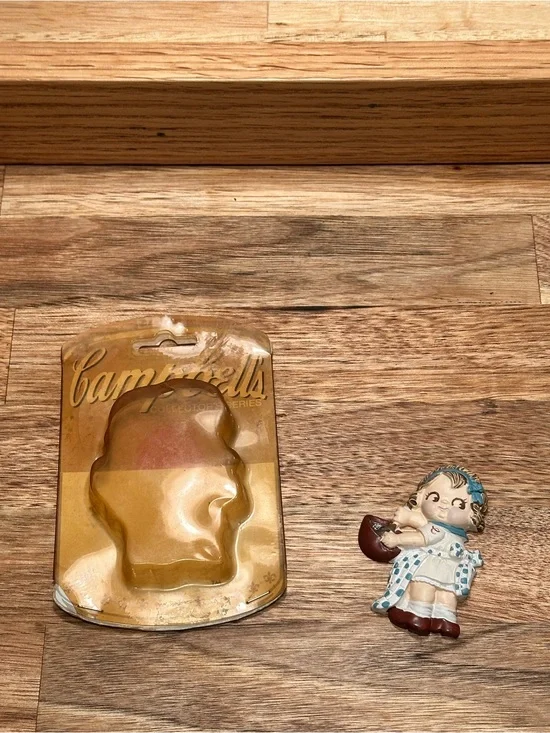 Campbell's Cream & Blue Girl Figurine magnet