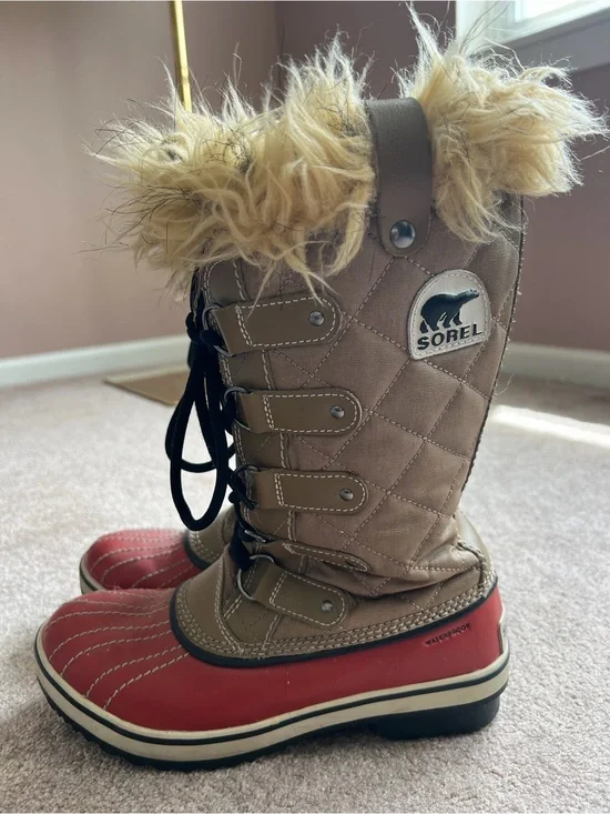 Sorel Red and Tan Quilted Faux-Fur Lace-Up Boots