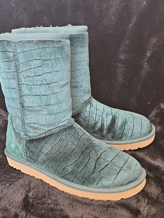 UGG Emerald Green Croc-Embossed Velvet Winter Boots - Sz 9