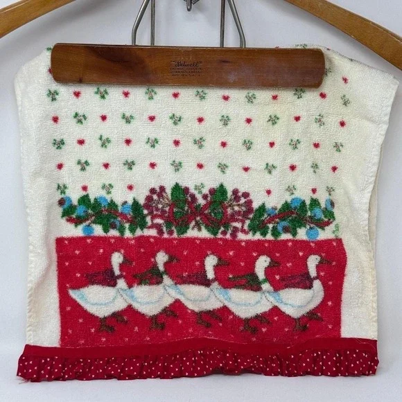 Vintage Screen Prints Cecil Saydah Geese Christmas Hand Towel Ruffle Heart Red