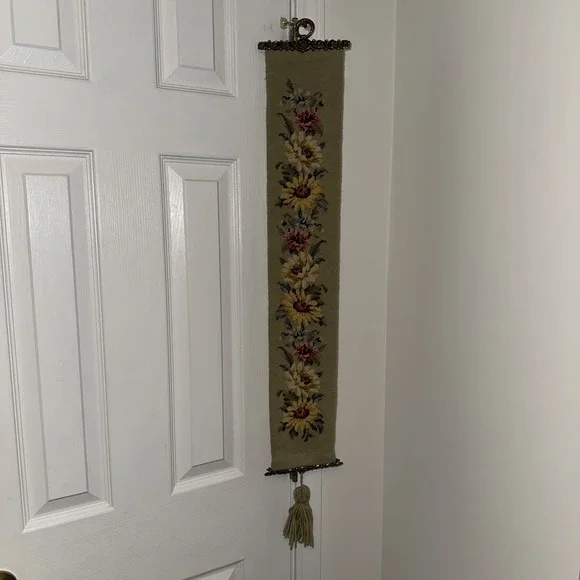 Vintage needlepoint floral tapestry bell pull ornate brass‎ mounts 39