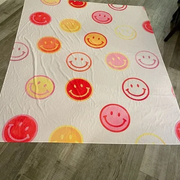 Smiling Faces Pattern Wall Tapestry
