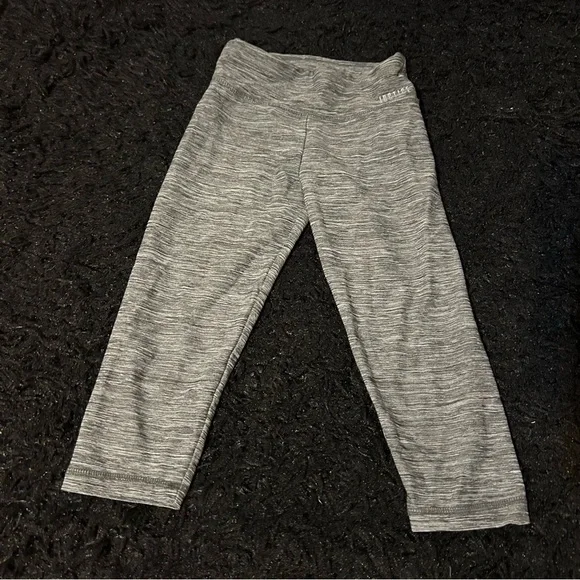 Size 8 GIRLS Justice Gray Capri Leggings A3