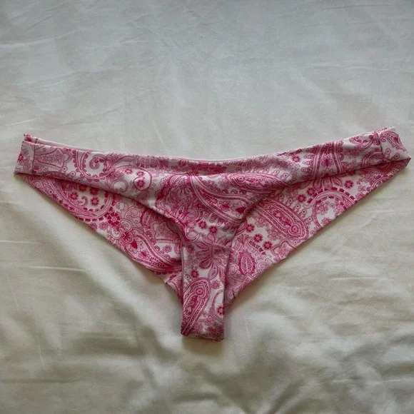 FRANKIES BIKINIS marina cheeky bikini bottom - pink paisley