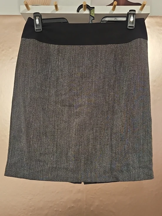 Worthington Gray Tweed Pencil Skirt with Black Waistband