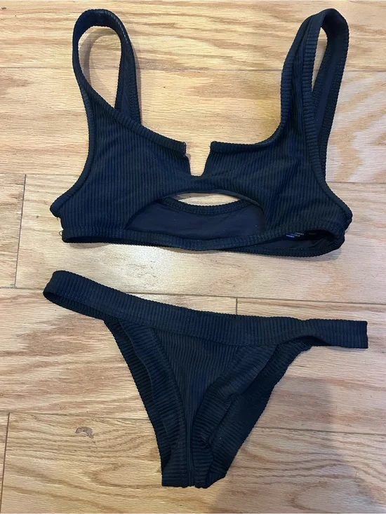 Frankie’s Bikinis